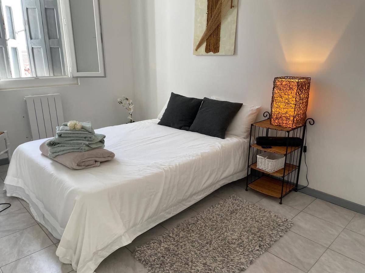 Centre Carcassonne Apartment With Private Sunny Terrace Exterior foto